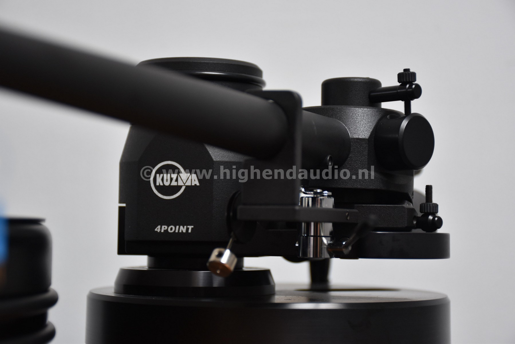 Kuzma-4Point11-280405-detail2_wm