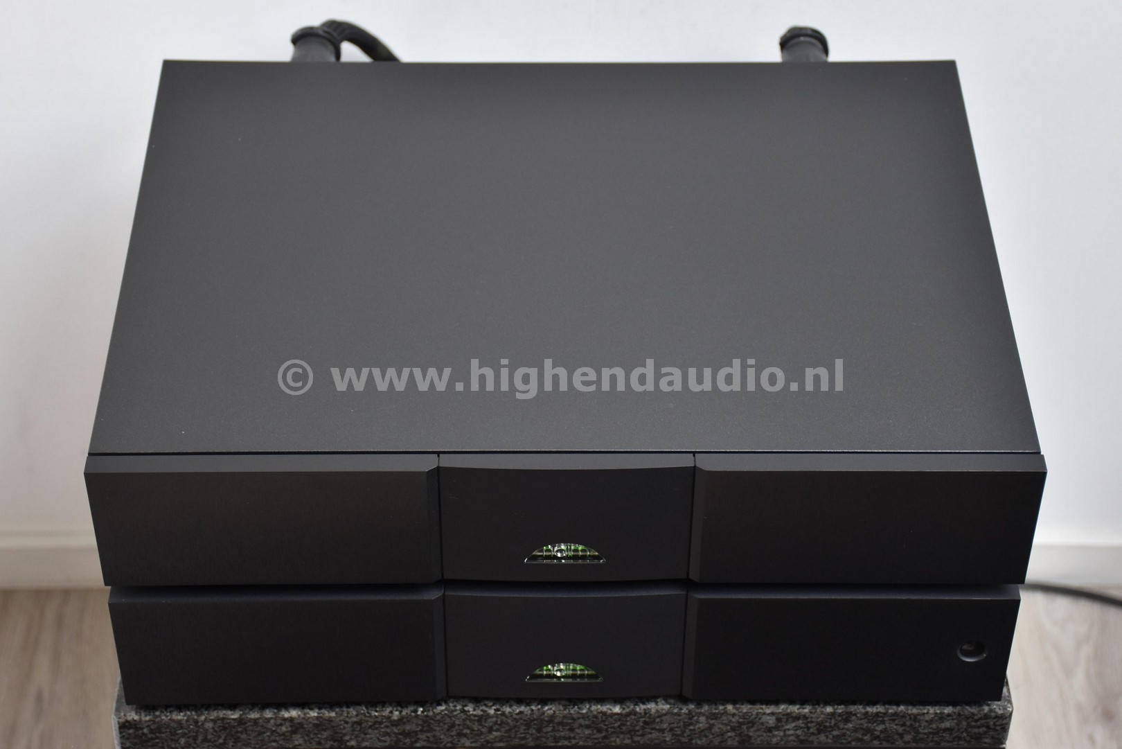 Naim-NAP300DR-414743-414730-top1_wm