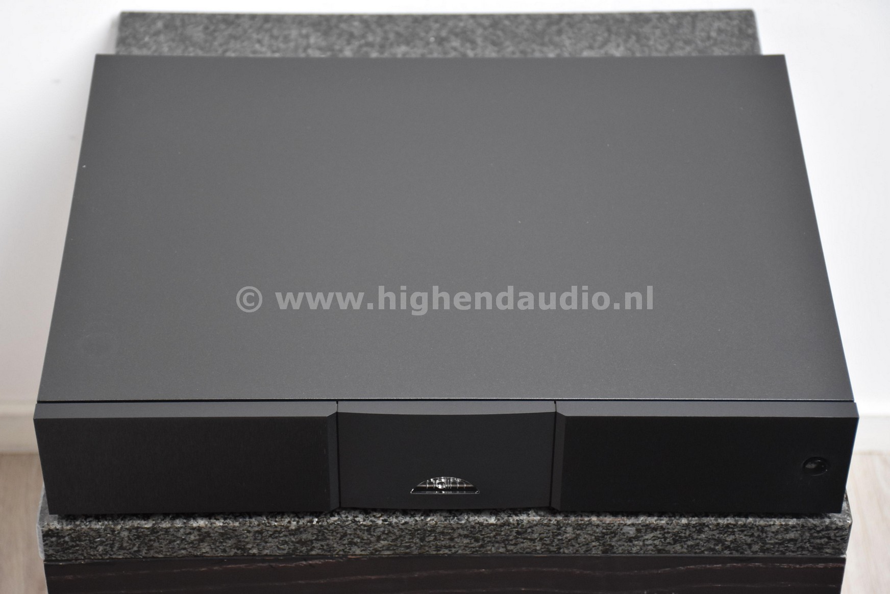 Naim-NAP300DR-414743-414730-top2_wm