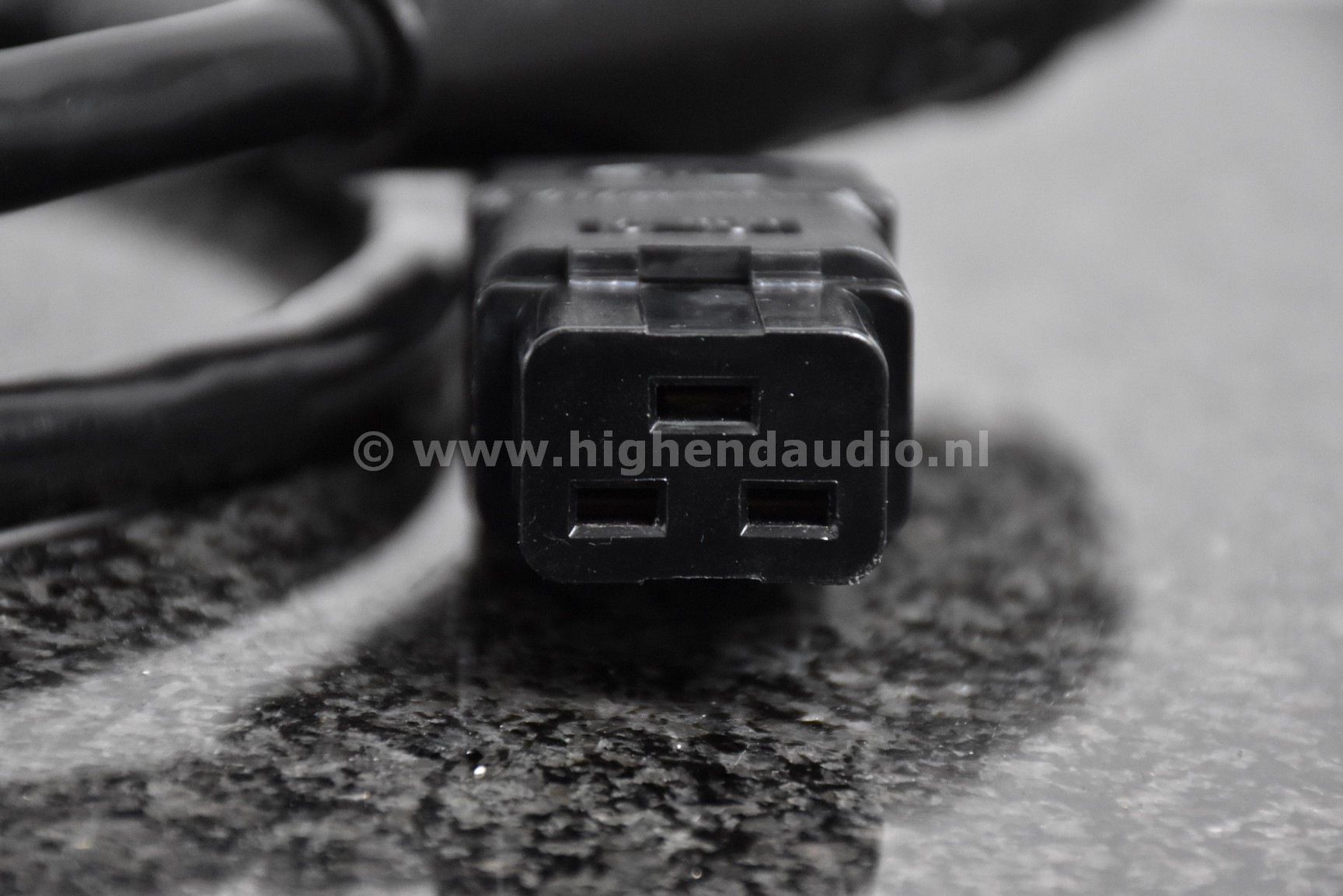 Nirvana-Powercord+-1,5m-C19-II-detail3_wm