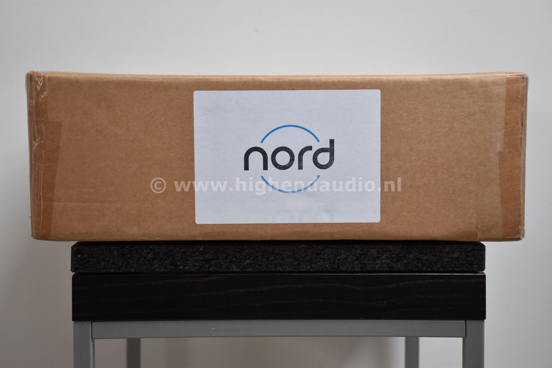 Nord-Three1ET400AST-2626-box_wm