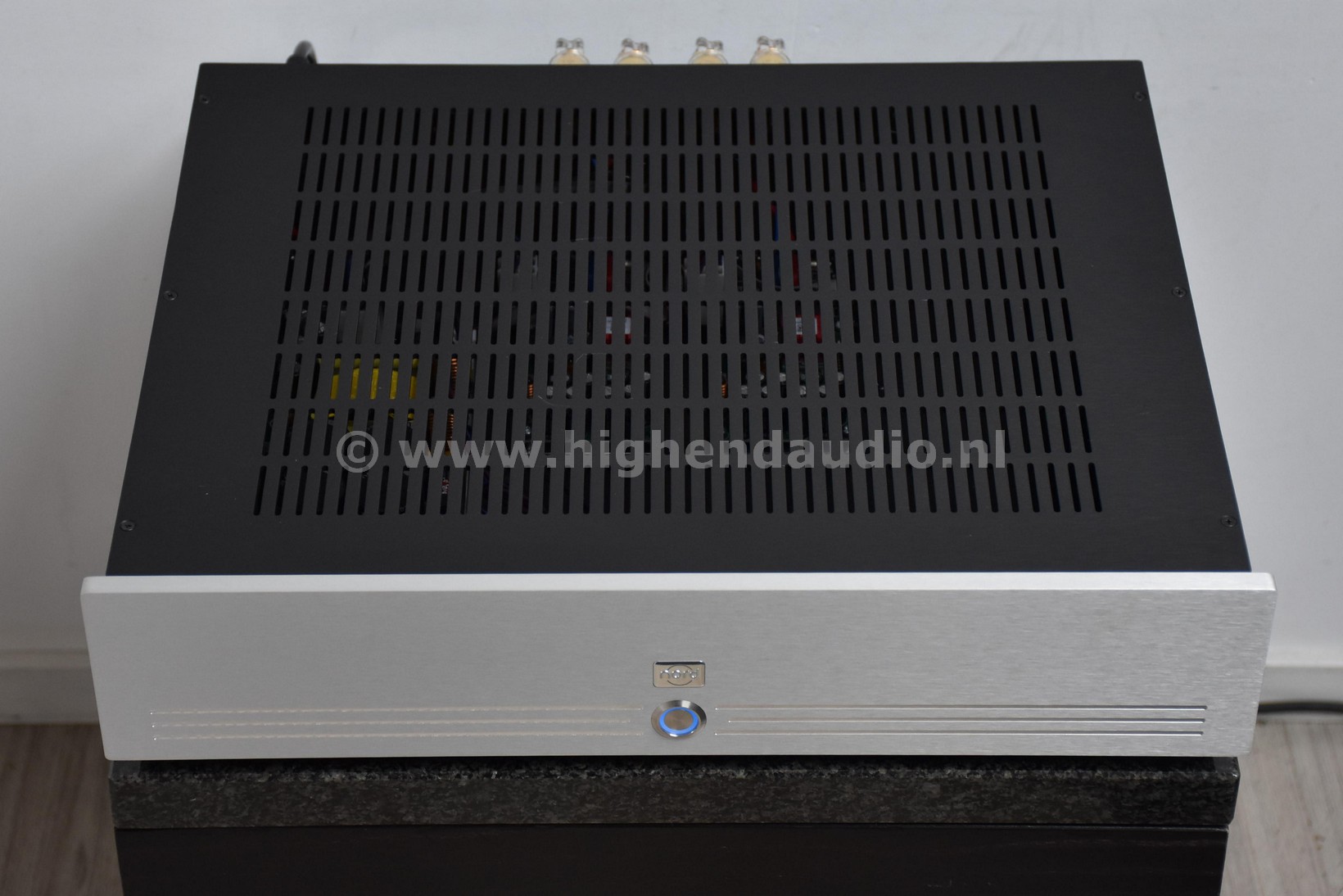 Nord-Three1ET400AST-2626-top_wm