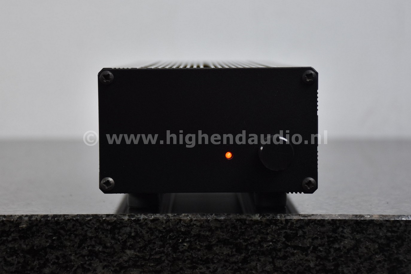 Nottingham-AnnaLog-1110131-Wavemechanic-5442-front_wm