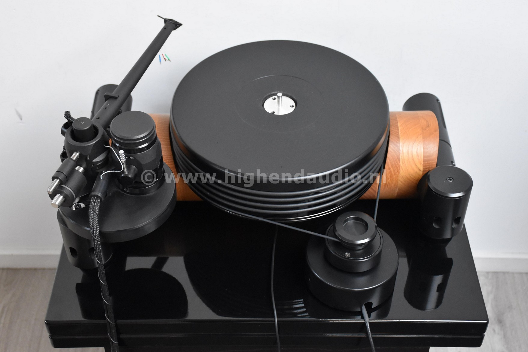 Nottingham-AnnaLog-1110131-topback_wm