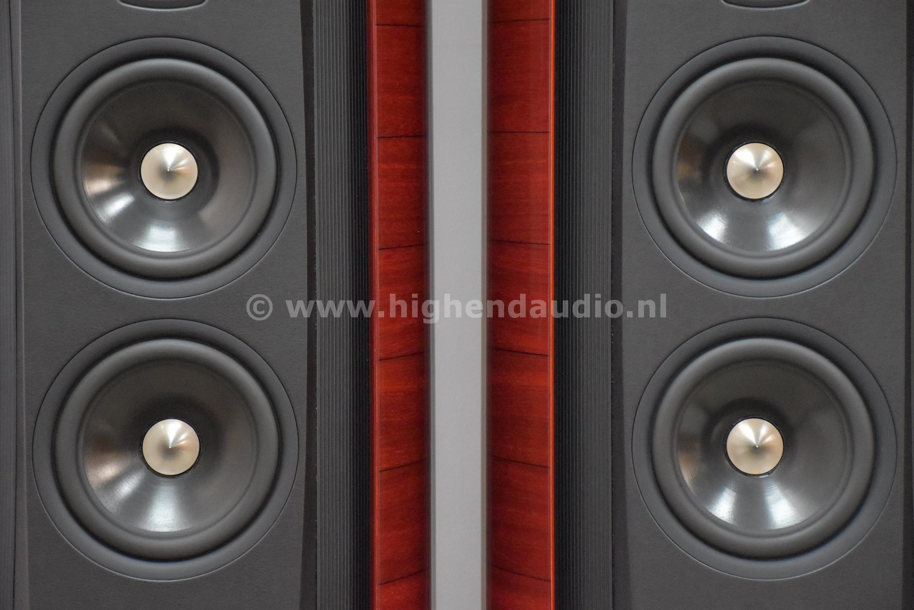 SF-Aida-095ab-drivers2_wm