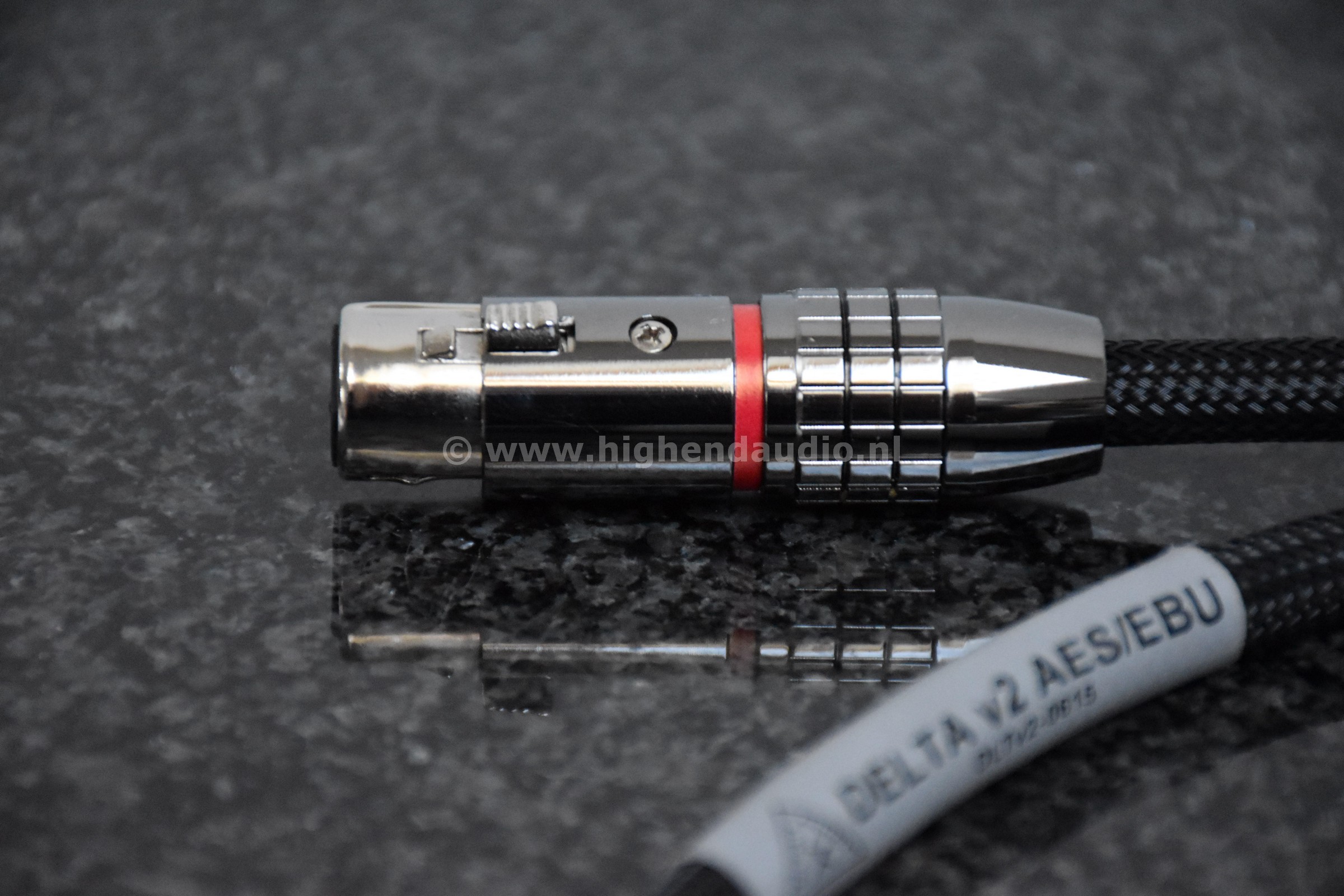 Shunyata-DeltaV2-AESEBU-1m-0615-detail3_wm